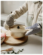 1PC  Heat-insulating Gloves Potholder Kitchen Anti-scald Microwave Gloves High Temperature Resistant Kitchen Baking Oven Gloves - Nexvibe