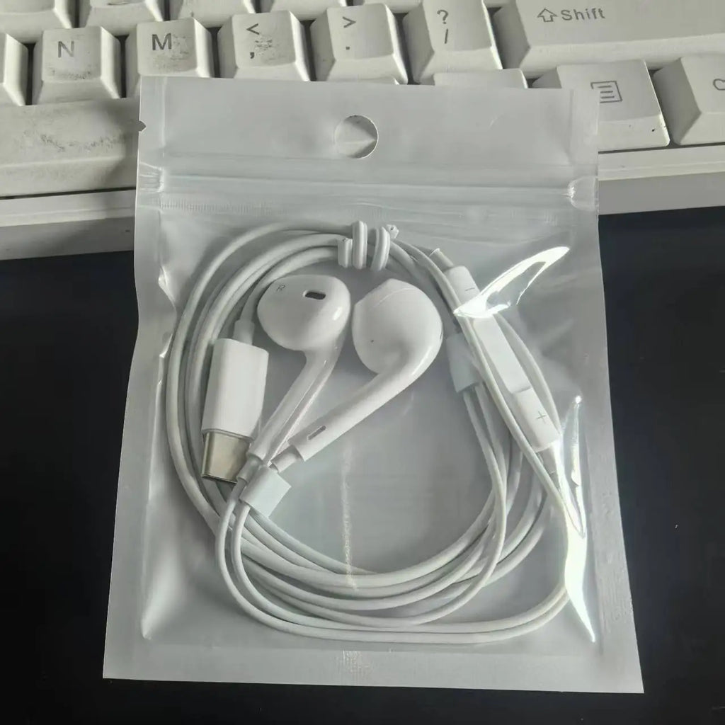 Wired Earphones, Portable Wired Earplugs with Microphone and Volume Control, Universal In-ear Headphones for Type C Devices
