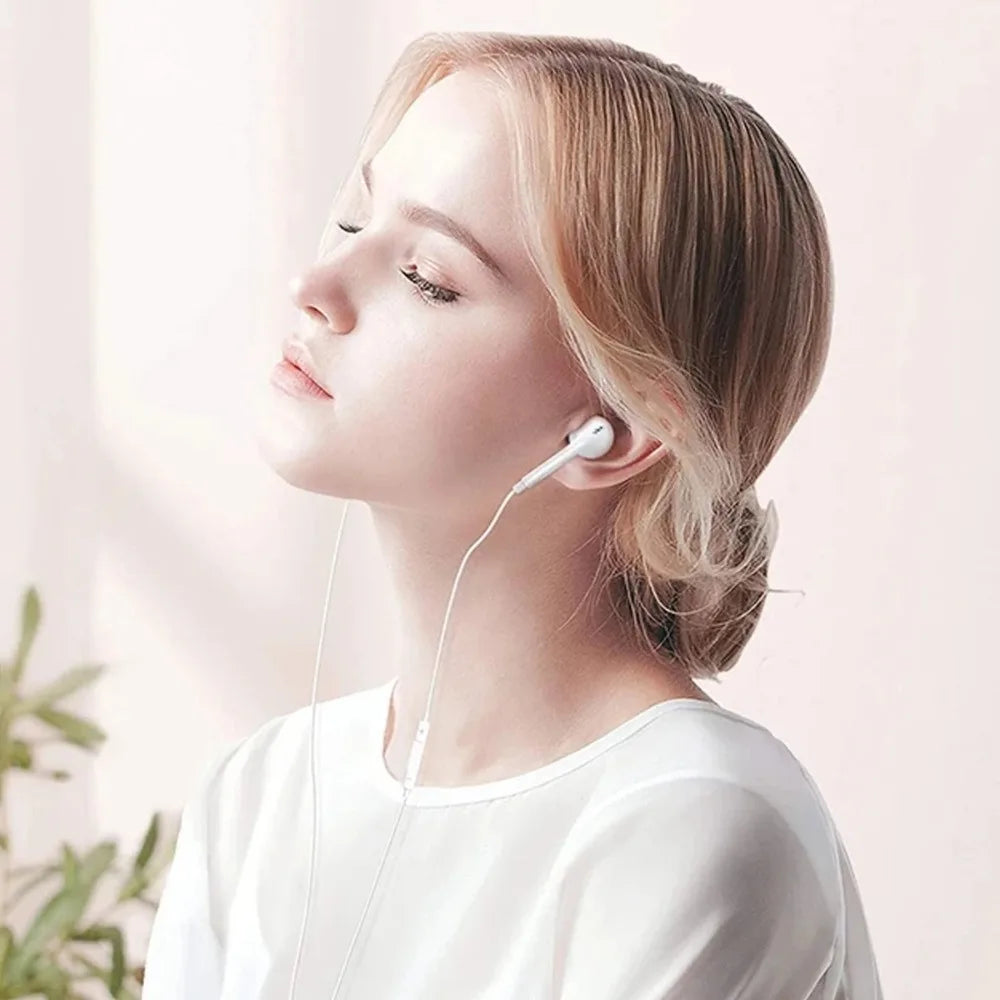 Wired Earphones, Portable Wired Earplugs with Microphone and Volume Control, Universal In-ear Headphones for Type C Devices