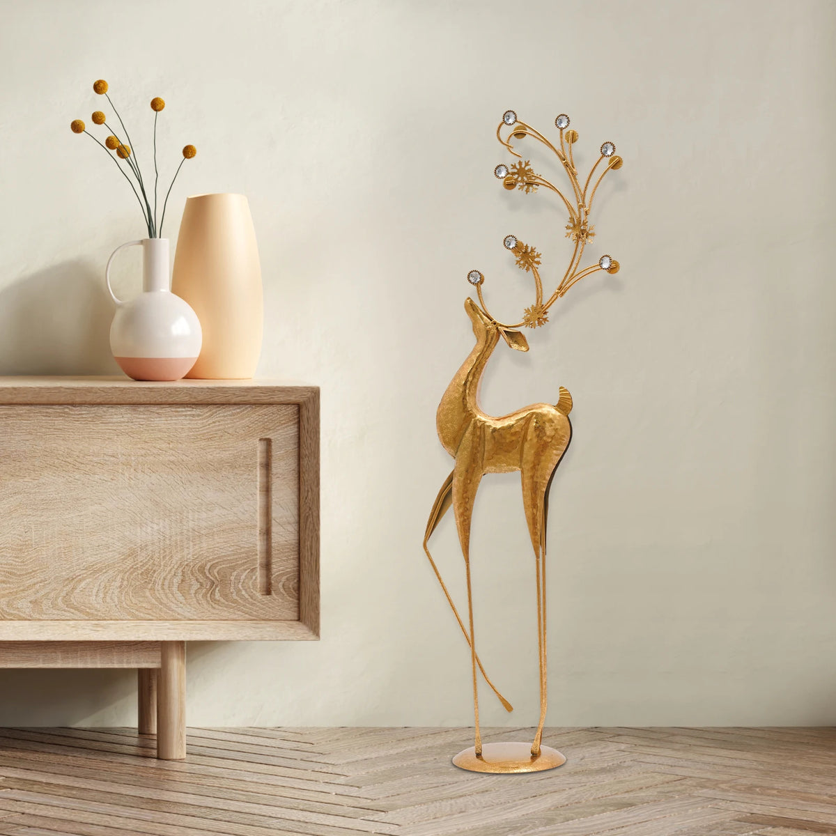 Retro Gold Deer Statue Metal Reindeer Figurines Modern Elegant Indoor Holiday Decor Statue for Homes Offices Cafés Star Hotels 27*13*85cm/10.63*5.12*33.46in