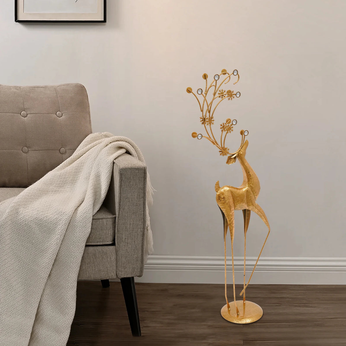 Retro Gold Deer Statue Metal Reindeer Figurines Modern Elegant Indoor Holiday Decor Statue for Homes Offices Cafés Star Hotels 27*13*85cm/10.63*5.12*33.46in