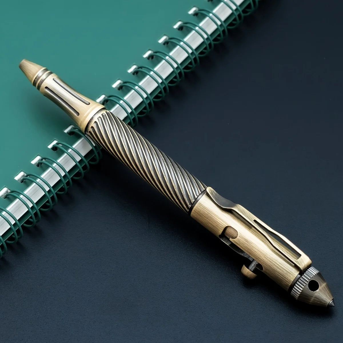 1Pc Brass Pen with Tungsten Steel Nib, Heavy Metal Feel, Retro Design, for Business and Office Use, Rotating and Retractable, Suitable for Students/Organizations, Holiday Gifts, Valentine's Day, Back-To-School Season, School