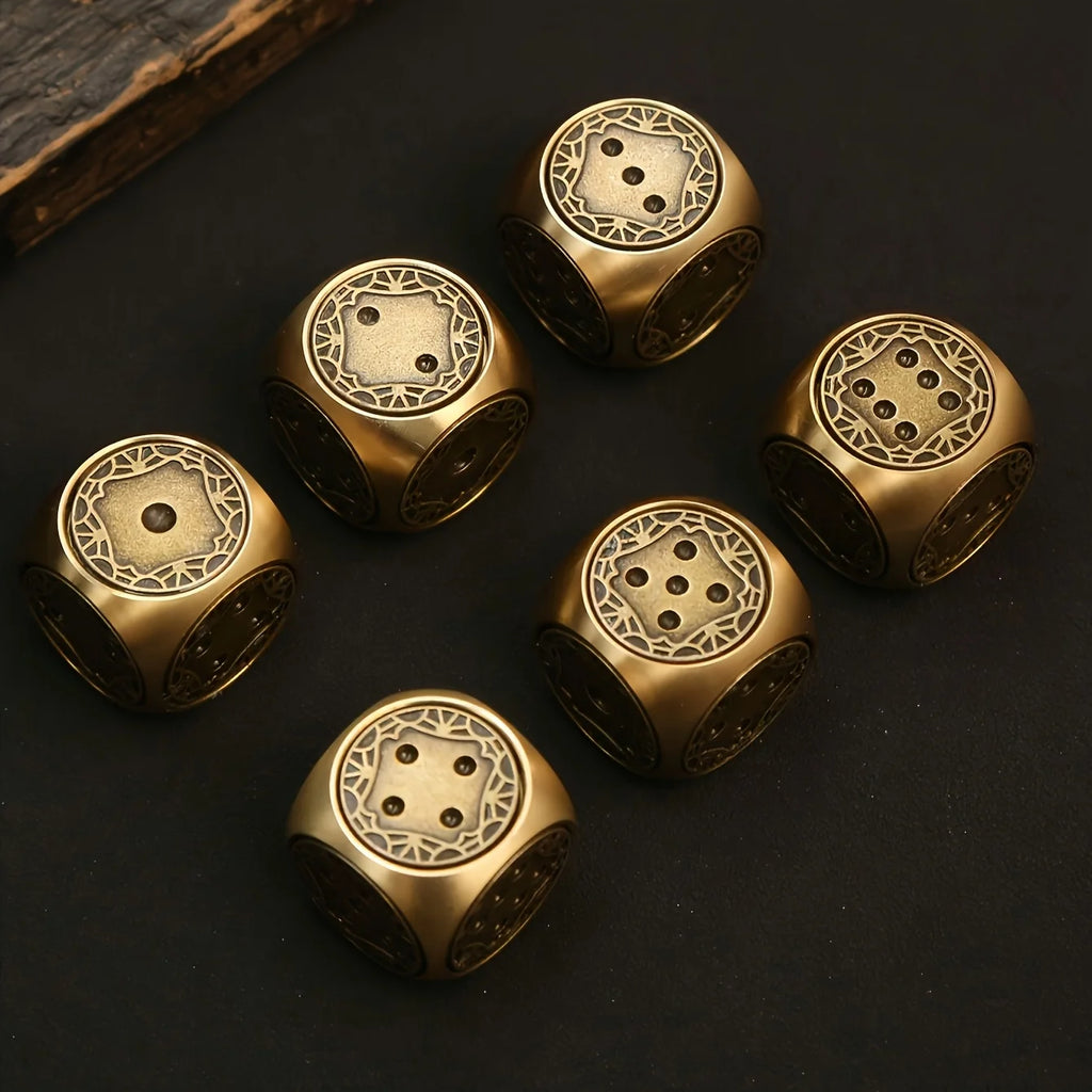 Vintage Brass Metal D6 Dice 17.5mm, Engraved Pattern Solid Copper 6 Sided Dice for Tabletop Game, Bar Entertainment & Collection